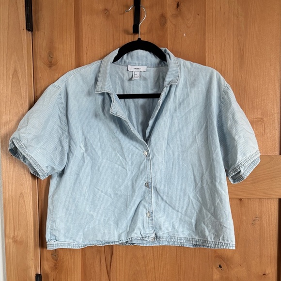 Forever 21 Tops - Forever 21 Light Blue Striped Shirt size small
